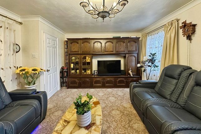 Berkeley Crescent, Manchester photo 4