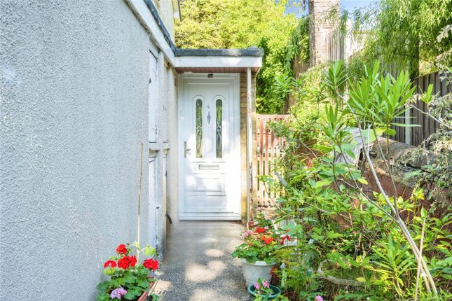 4, Lawn Gardens, Luton photo 4
