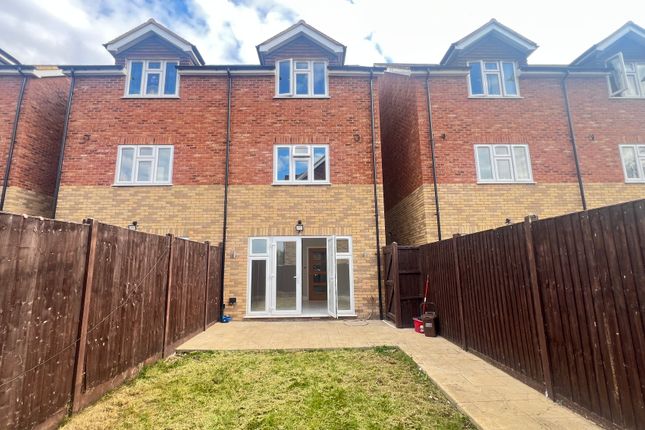 157A, Tithe Farm Road, Houghton Regis photo 2