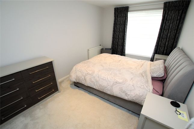 Flat for sale in Christopher Close, Blackfen, Sidcup, Kent