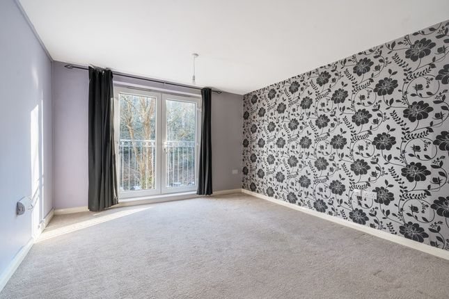 Thumbnail Flat for sale in Cardinal House, Farnborough, Hampshire