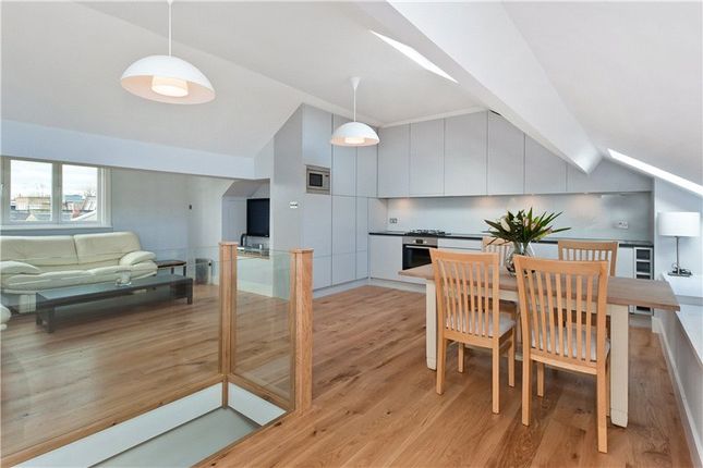 Thumbnail Flat to rent in Fulham Palace Road, Fulham, London