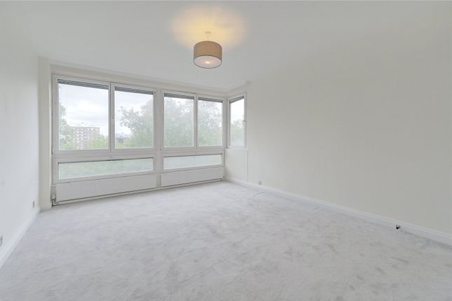Flat for sale in Norfolk Crescent, London