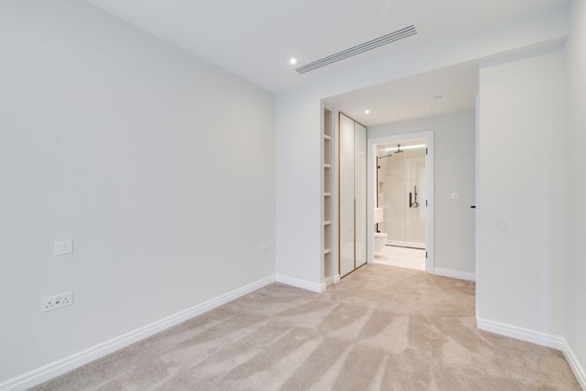 Flat to rent in Saxon House, Kings Road Park