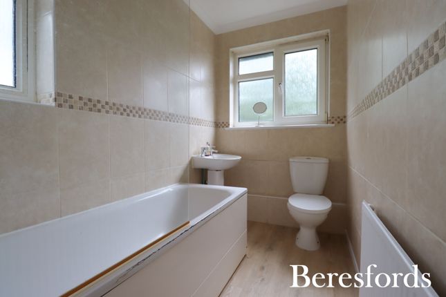 42, Moor Lane, Upminster photo 3