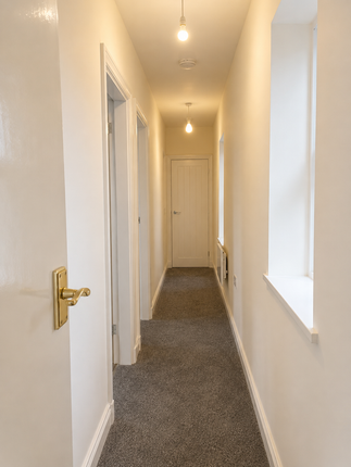 Flat 1, 674B, Carmarthen Road, Swansea photo 4
