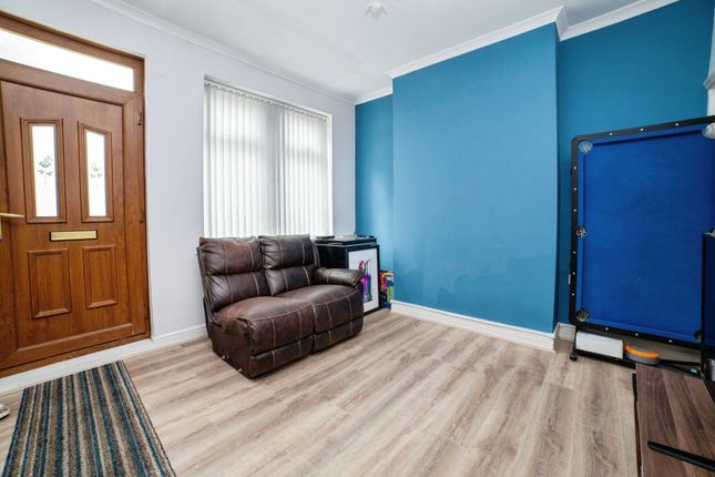 26, High Street, Alfreton photo 4