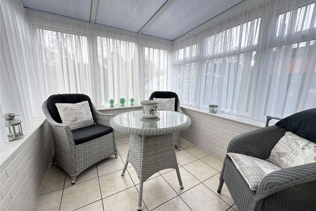 12a, Firmount Close, Lymington photo 4
