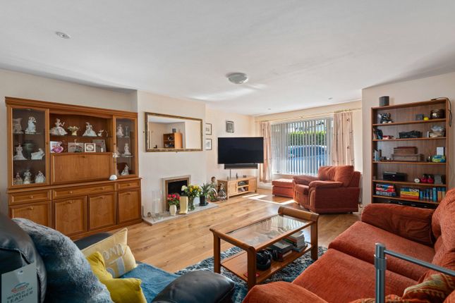7, Pine Close, Dorset photo 2