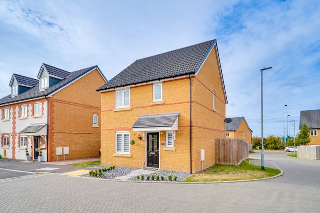 Thumbnail Detached house for sale in Lilburn Avenue, Royston, Hertfordshire