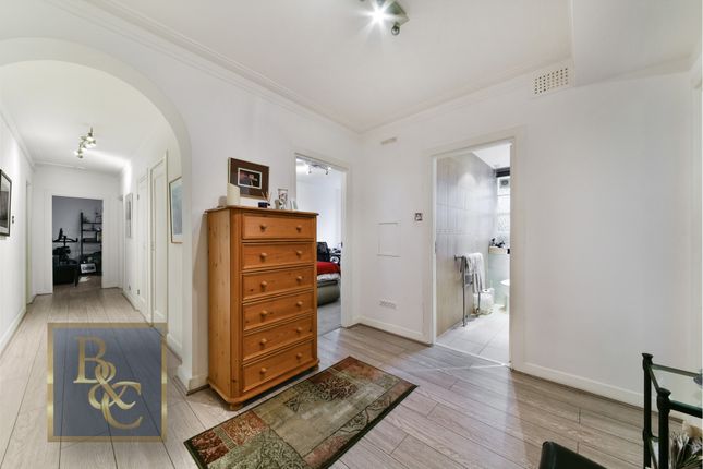 Flat for sale in Prince Arthur Road, Hampstead