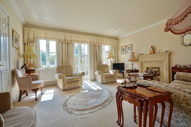 8, Paddocks Chase, St Neots photo 2