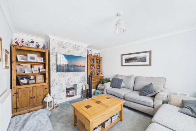 10, Benbricke Green, Bracknell photo 2