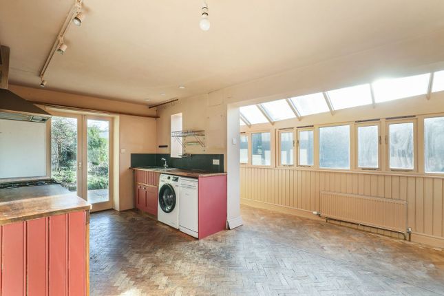 Lean House, High Street, Chalford photo 4