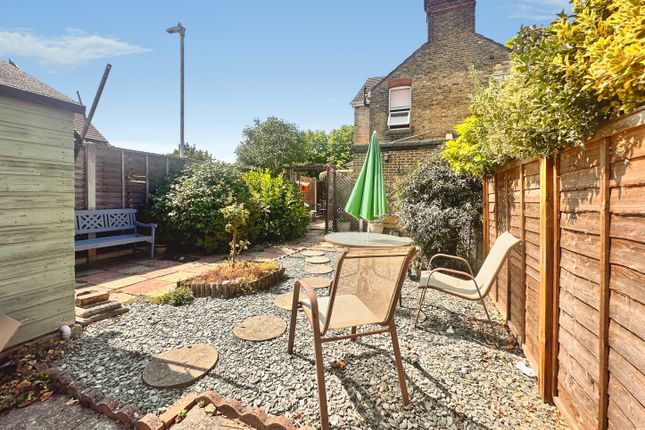 41, Queens Avenue, Snodland photo 4