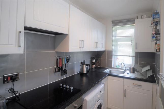 21, Vesey Close, Farnborough photo 4