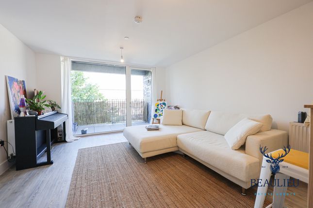 Flat 42, 104, Manford Way, Chigwell photo 2