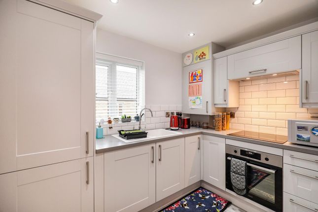 18, Clark Beck Close, Harrogate photo 2
