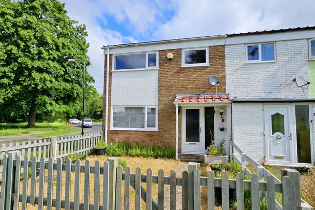 Thumbnail End terrace house to rent in Trefoil Crescent, Crawley, West Sussex.