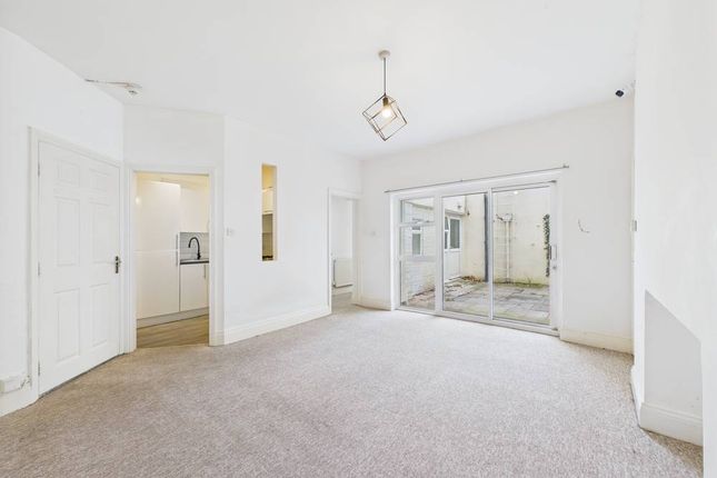 Flat 1, 9 Berkeley Place, Berkeley Place, Cheltenham, Cheltenham photo 3