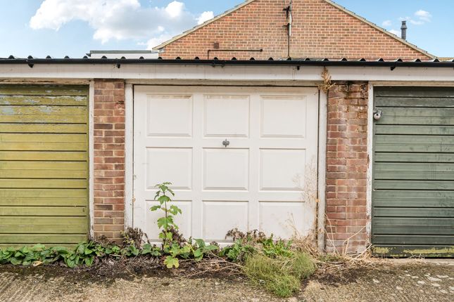 21 Sommerville Close, Faversham photo 4