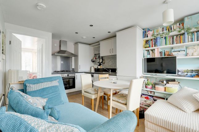Apt 2, Regency Point Radcliffe Road, Nottingham photo 4