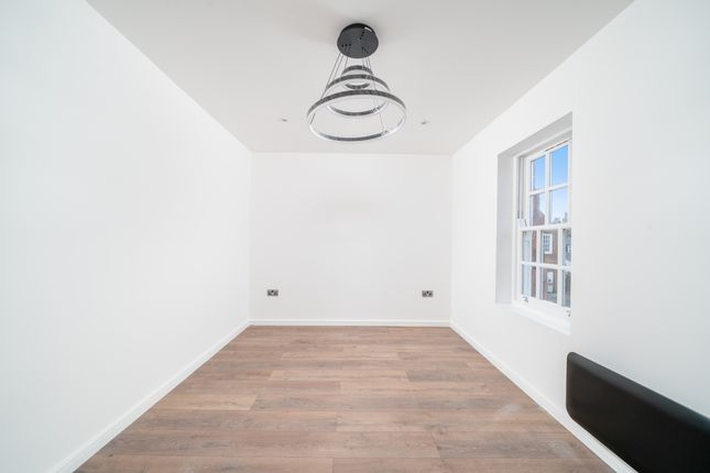 Gateway Residence, South Street, Rochford photo 3