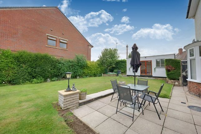 30 , Stoughton Drive North, Leicester photo 5