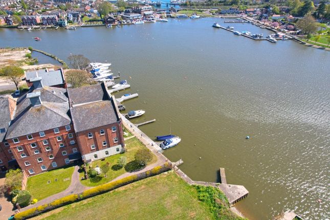 51, Swonnells Walk, Oulton Broad photo 4