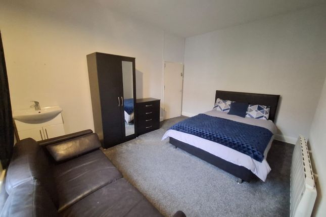 Whatsapp Image 2025-11-11 At 11.11.44_235351Ba