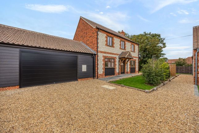 Houses at Barley Courtyard, Eastgate Street, Holme-next-the-Sea photo 2