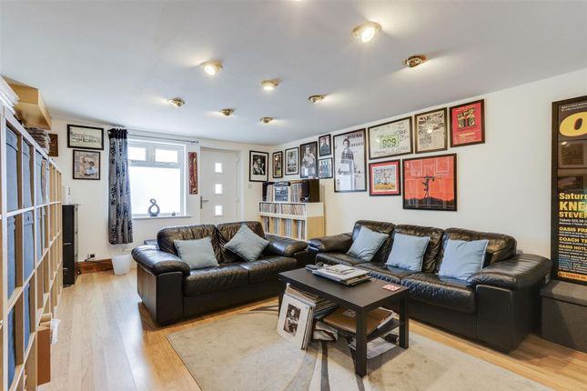 39 Thorneywood Road, Nottingham photo 4