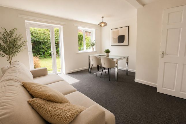11, Lushington Close, Norwich photo 3