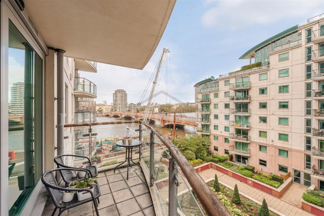Thumbnail Flat for sale in Drake House, St George Wharf, Vauxhall