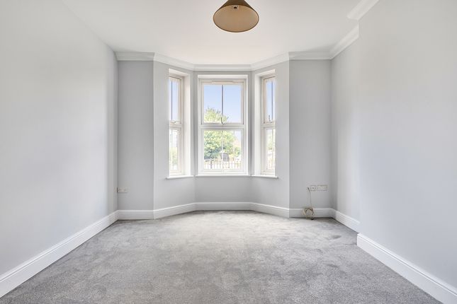 2B, Barrington Road, Horsham photo 4