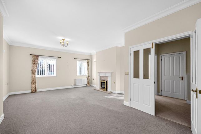 2 West Court, Hollins Hall, Harrogate photo 2