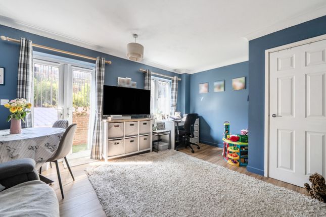 Chandler Way, Dorking photo 4