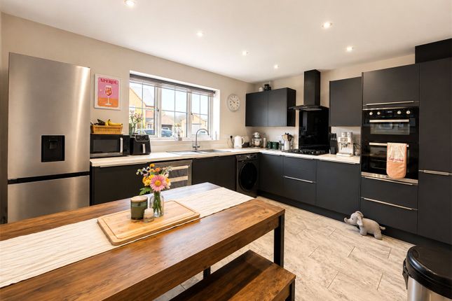 26, Saxon Way, Sleaford photo 3
