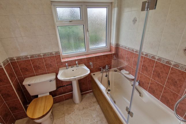 Semi-detached house to rent in Worcester Avenue, Birstall
