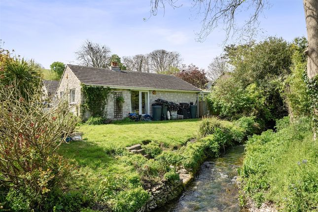 2-bed house on 8, Blagdon Close, Dorchester, £375,000