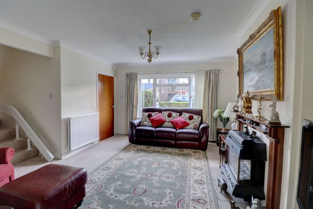 39, Copes Shroves, High Wycombe photo 2