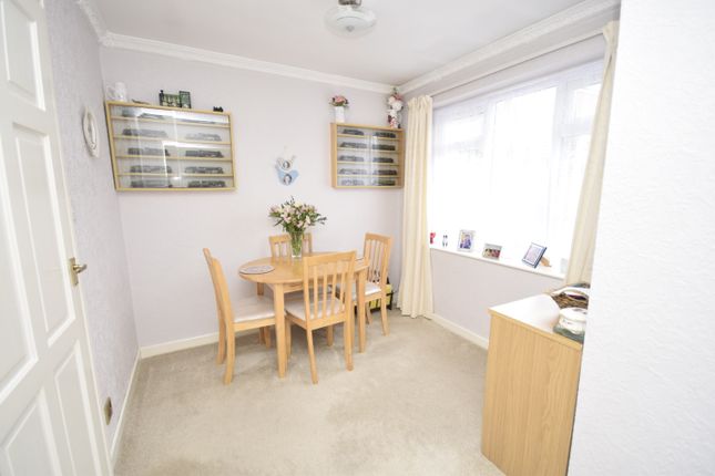 12, Highfields Avenue, Whitchurch photo 4