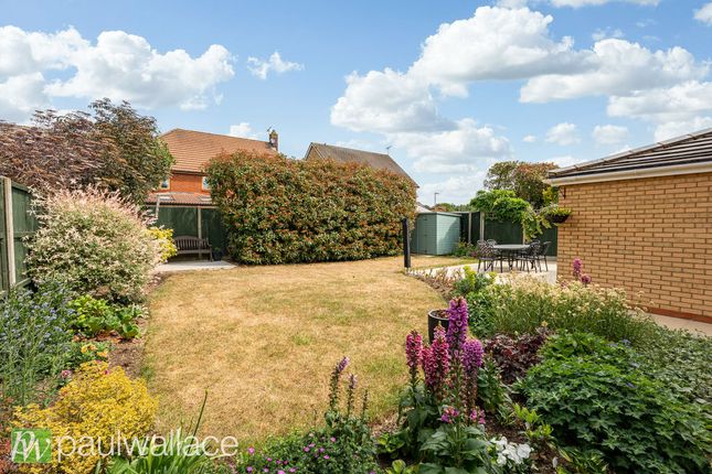 16, Hickman Close, Broxbourne photo 4