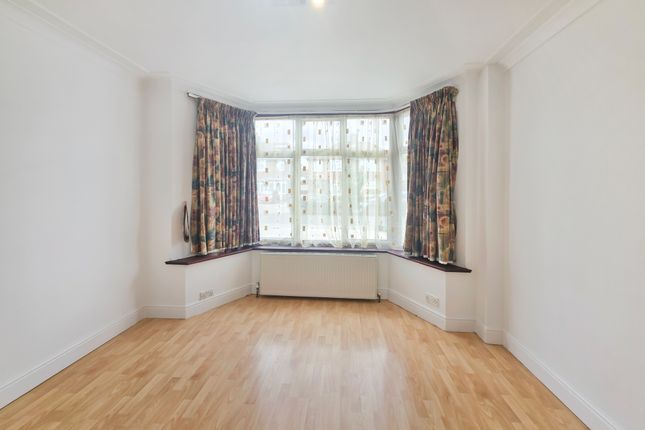 71, Tintern Avenue, London photo 2