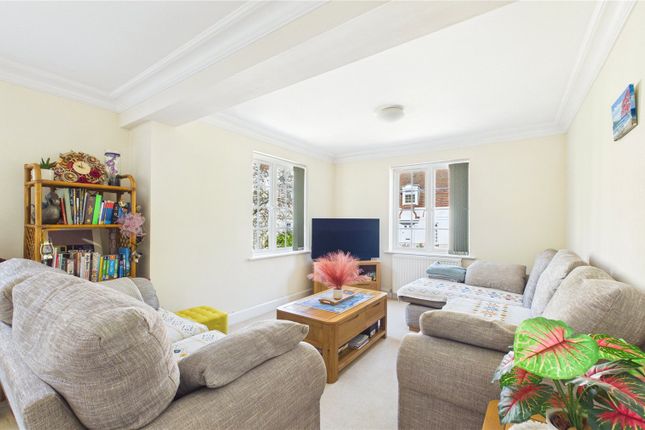 75, Ivy Drive, Surrey photo 3