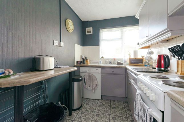 106, Grace Way, Stevenage photo 3