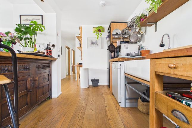 6 Hilary Lodge, South Avenue, Brighton photo 2