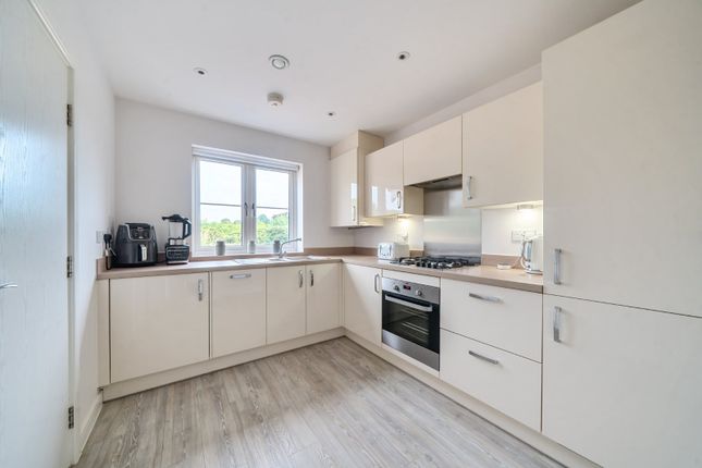 3, Hops Drive, Farnham photo 3