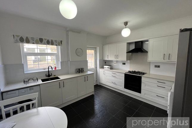 2-bed house on 6, Prospect Place, Ferndale, £114,000