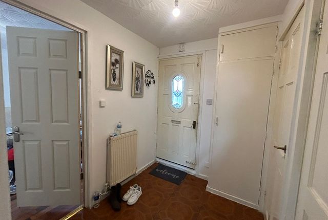 5, Champion Close, Leicester photo 2